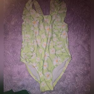 Floral Ruffle One-Piece Swimsuit Amazon daisy size 5-6 Never worn